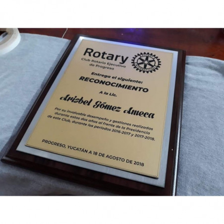 PLACA CONMEMORATIVA EN ACERO CON MARCO DE MADERA